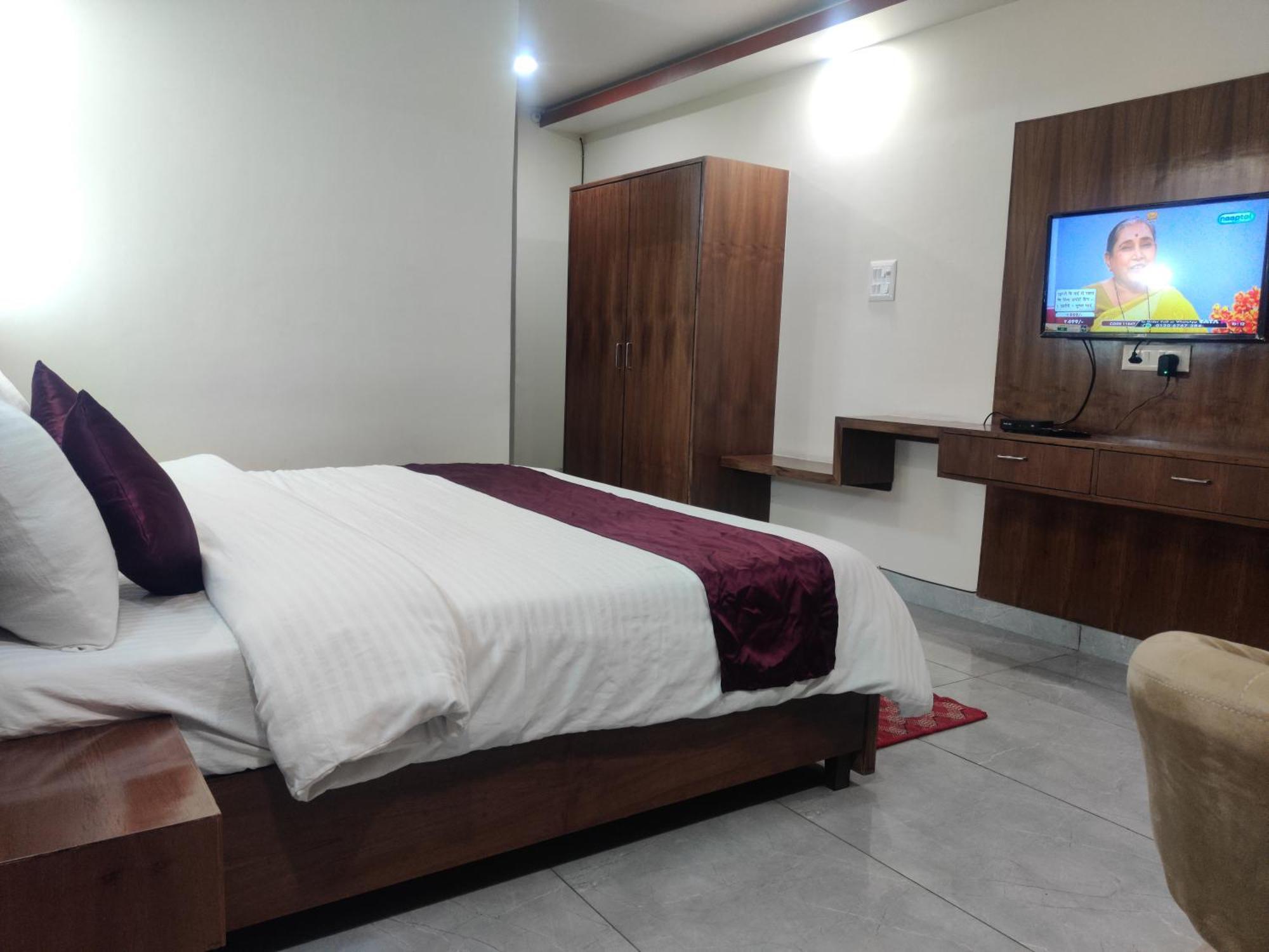 Hotel Hv Nāhan Kültér fotó