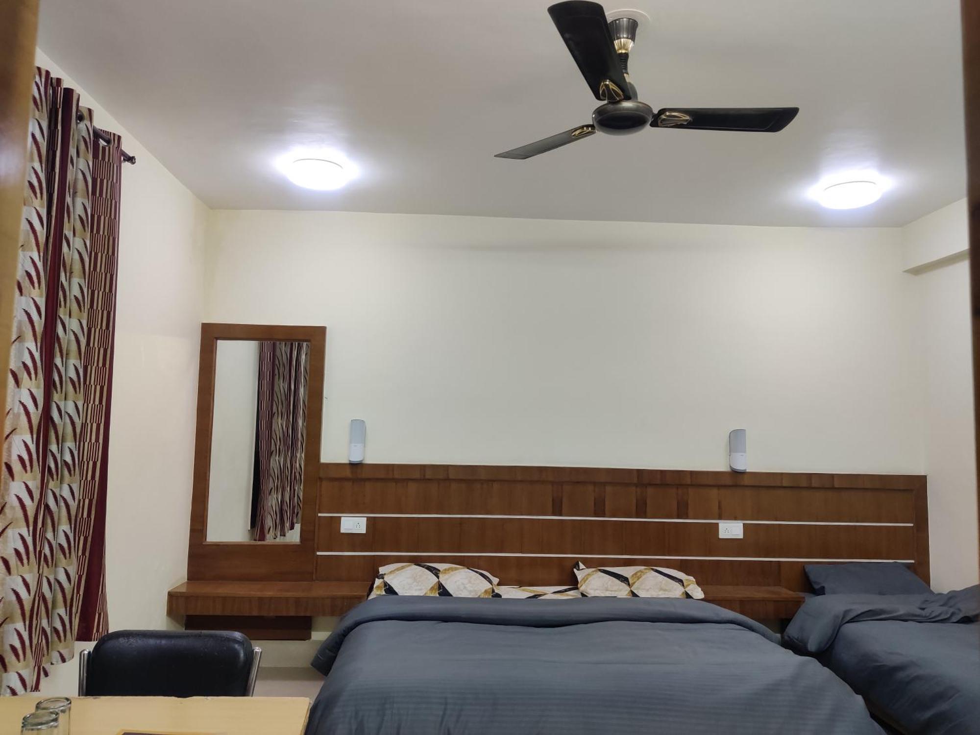Hotel Hv Nāhan Szoba fotó